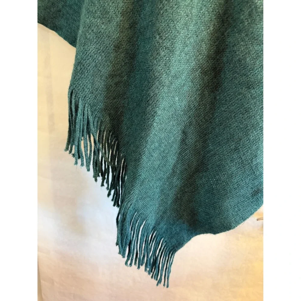 Chico's Teal Knit Fringe‎ Poncho NWT Sz-One Size.  WNTR